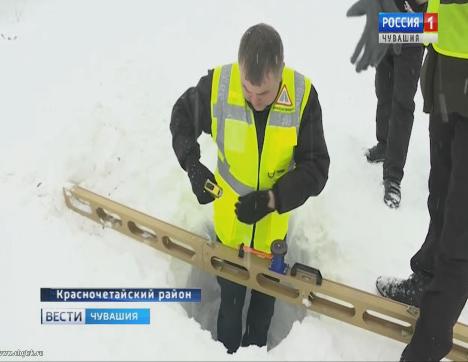 В плену у бездорожья: жители деревни Шумшеваши Красночетайского района оказались заблокированы гигантскими сугробами В плену у бездорожья: жители деревни Шумшеваши Красночетайского района оказались заблокированы гигантскими сугробами
