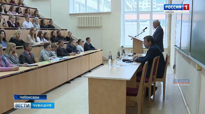 Анатолий Аксаков провел встречу со студентами кооперативного института Анатолий Аксаков провел встречу со студентами кооперативного института
