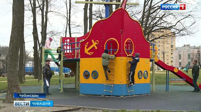 Ребенок получил травму на детской площадке Кадетского сквера Ребенок получил травму на детской площадке Кадетского сквера