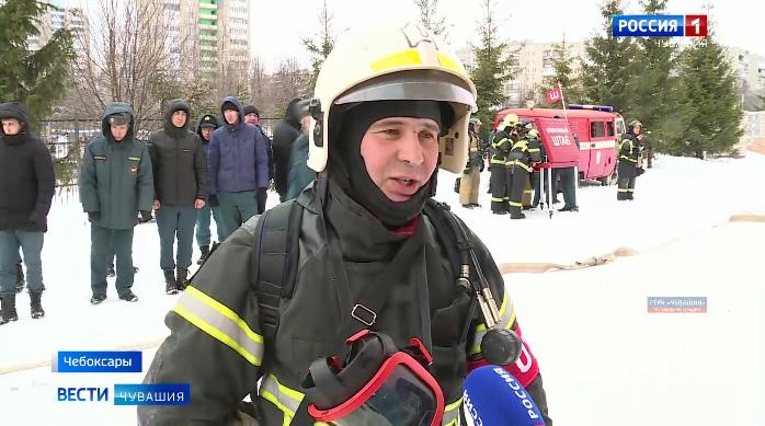 В Чебоксарах пожарные потушили условное возгорание в ДК Тракторостроителей В Чебоксарах пожарные потушили условное возгорание в ДК Тракторостроителей