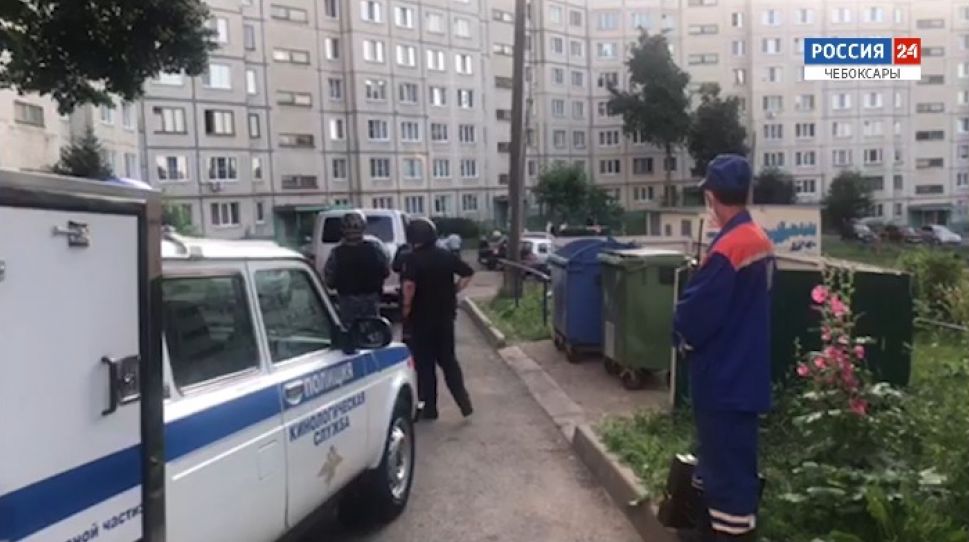 "Подъезд заминирован!" - сообщили в дежурную часть Чебоксар "Подъезд заминирован!" - сообщили в дежурную часть Чебоксар