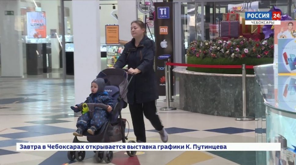 Жители Чебоксар игнорируют ношение масок в торговых центрах Жители Чебоксар игнорируют ношение масок в торговых центрах