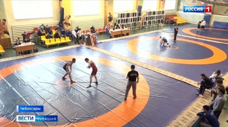 Чемпионат Чувашии по вольной борьбе определил сильнейших спортсменов Чемпионат Чувашии по вольной борьбе определил сильнейших спортсменов