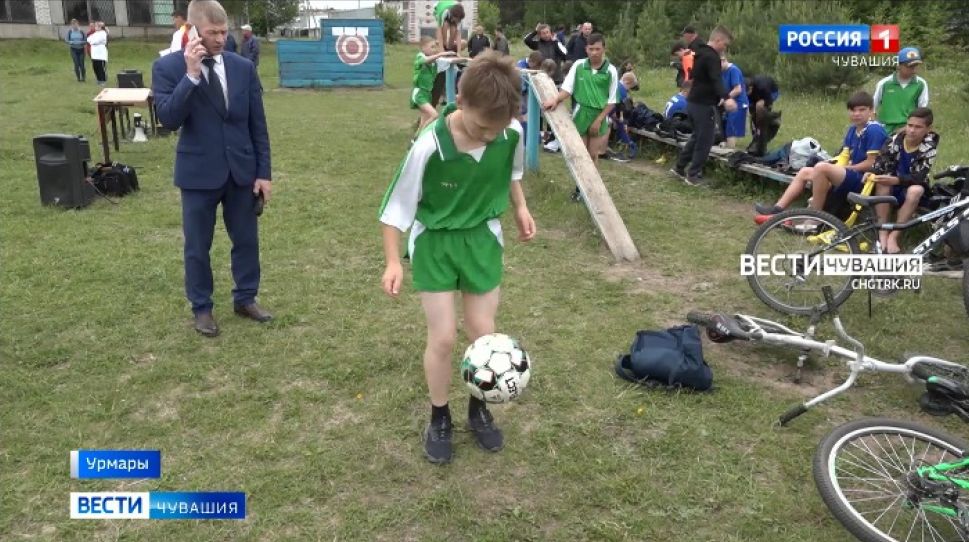 В Чувашии школьные футбольные команды разыграли «Кубок трех районов» В Чувашии школьные футбольные команды разыграли «Кубок трех районов»