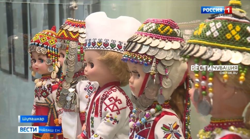 Чӑваш тӗррин музейӗнче "Кӗмӗл тенкӗсен ялтравӗ" курав уҫӑлчӗ Чӑваш тӗррин музейӗнче "Кӗмӗл тенкӗсен ялтравӗ" курав уҫӑлчӗ