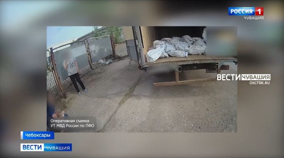Новочебоксарка пыталась вынести 27 мешков металла на 90 тыс рублей Новочебоксарка пыталась вынести 27 мешков металла на 90 тыс рублей
