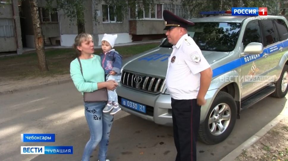 Полицейский из Чебоксар спас потерявшую сознание девочку, доставив ее в реанимацию Полицейский из Чебоксар спас потерявшую сознание девочку, доставив ее в реанимацию