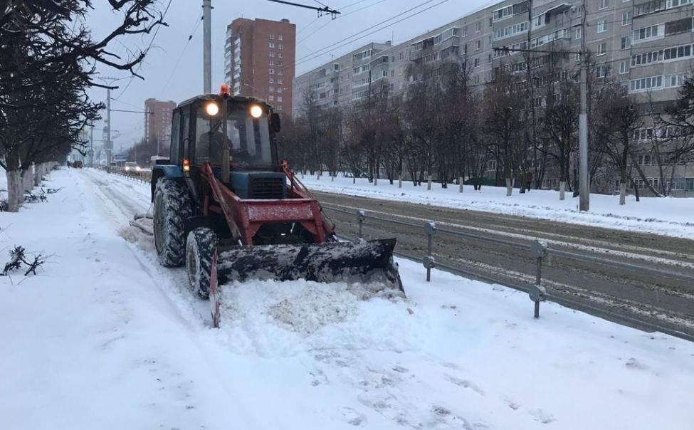 В Чебоксарах последствия сильного снегопада устраняют 153 единицы техники и более тысячи рабочих В Чебоксарах последствия сильного снегопада устраняют 153 единицы техники и более тысячи рабочих