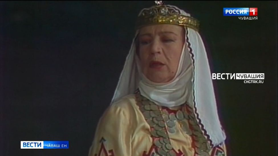 40 ҫула яхӑн сценӑна парӑнса тӑрӑшнӑ 40 ҫула яхӑн сценӑна парӑнса тӑрӑшнӑ