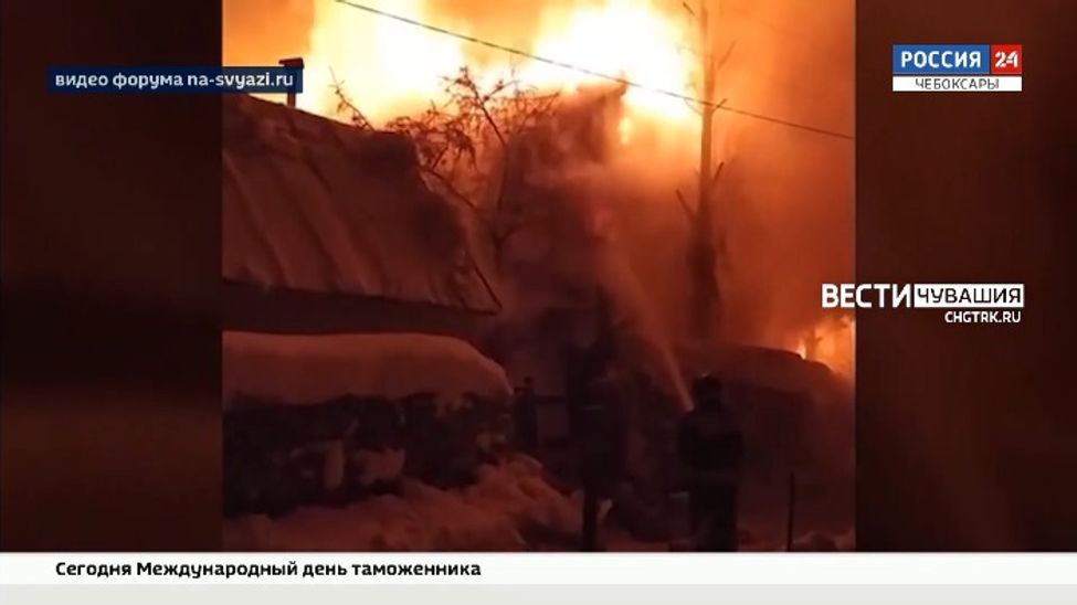 В Заволжье пожарные спасли 2 человек из горящего дома В Заволжье пожарные спасли 2 человек из горящего дома