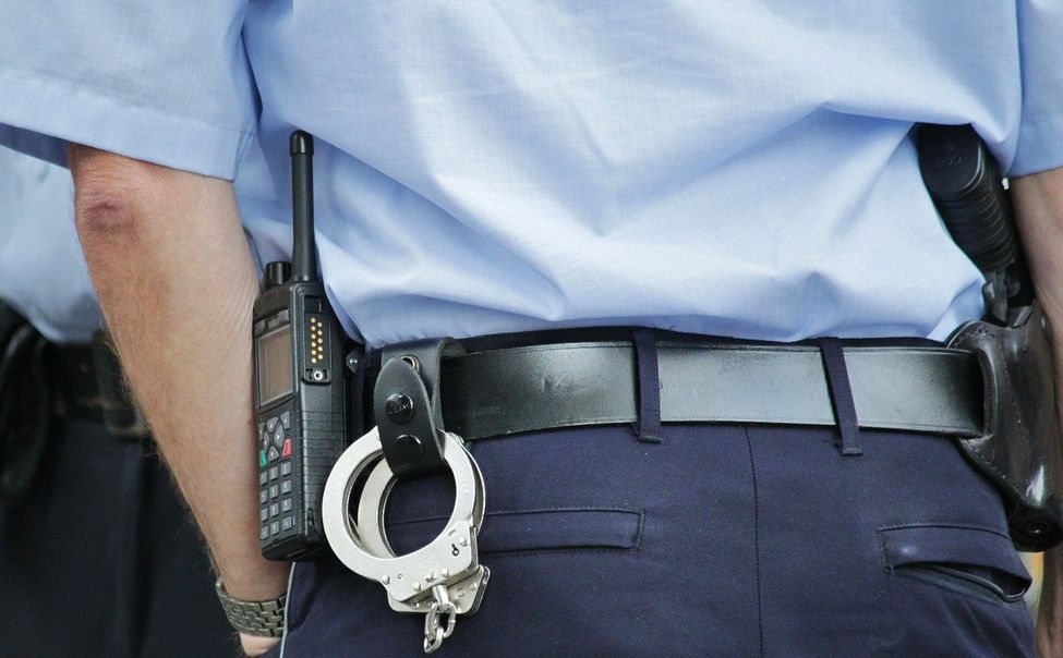 В Чебоксарах задержали ночного посетителя магазинчика В Чебоксарах задержали ночного посетителя магазинчика