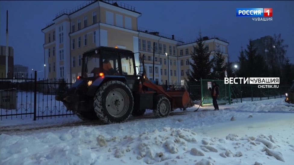 За три дня с чебоксарских улиц вывезено более 6,5 тысяч кубометров снега За три дня с чебоксарских улиц вывезено более 6,5 тысяч кубометров снега
