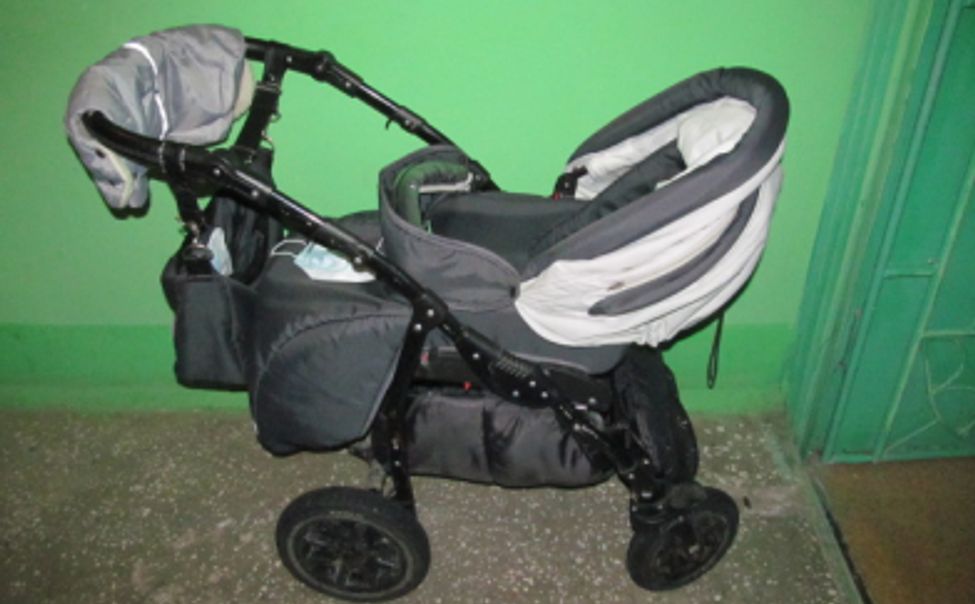 Жительница Чувашии украла сумку из детской коляски 