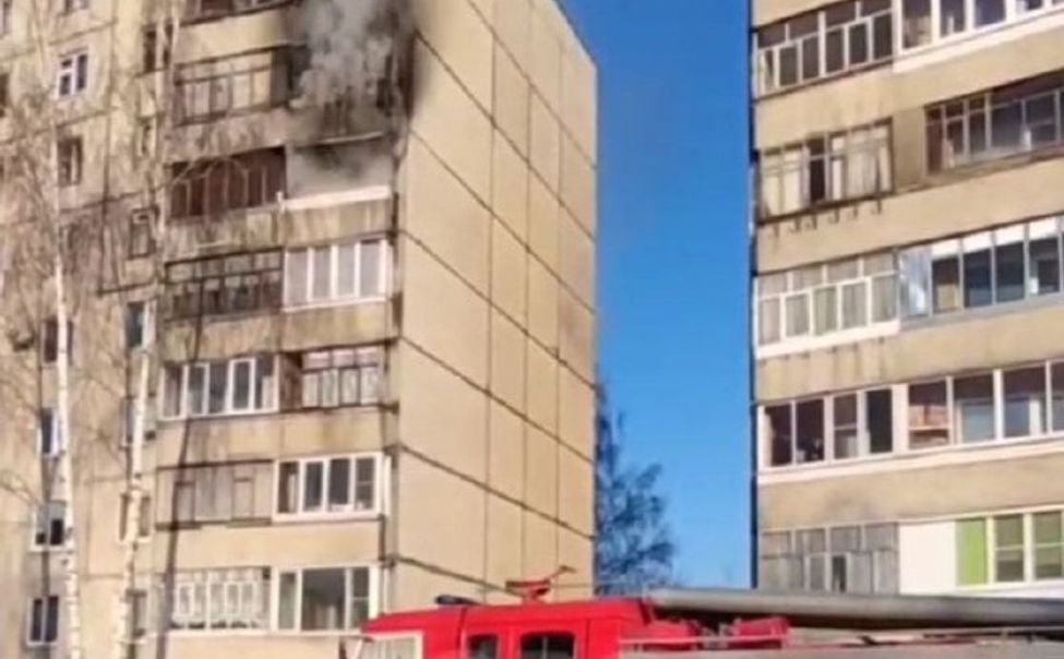 Из-за пожара в новоюжном районе Чебоксар эвакуировались 10 человек