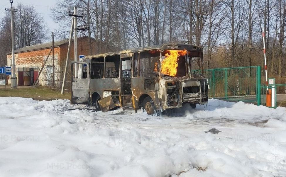 В автобусе, загоревшемся в Ядринском округе, находились 16 детей