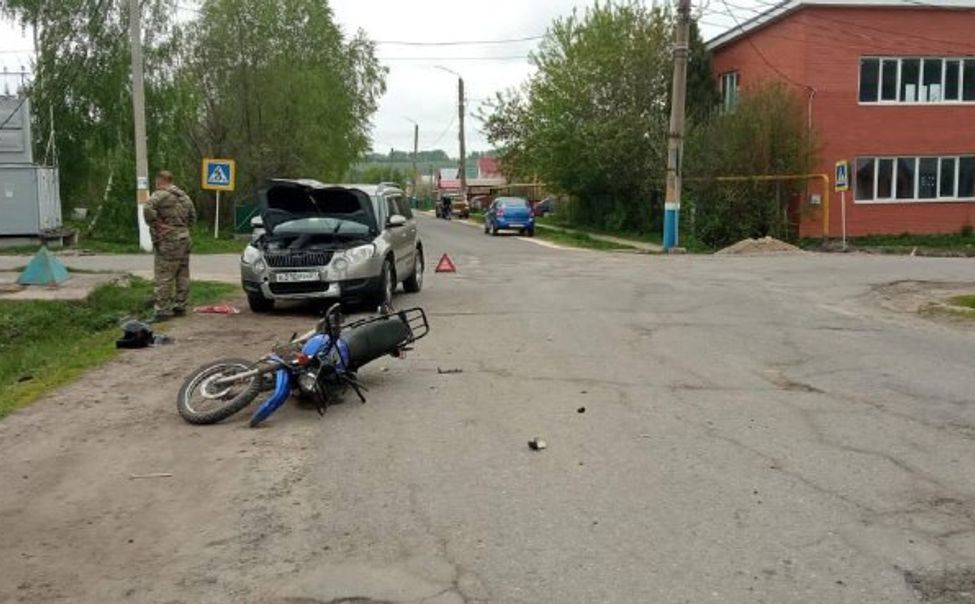 В Порецком округе пьяный мотоциклист без прав врезался в иномарку