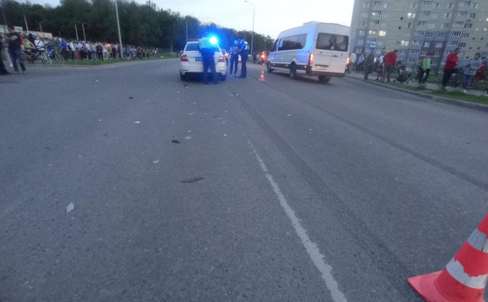В чебоксарском микрорайоне "Солнечный" иномарка сбила двух детей на пешеходном переходе