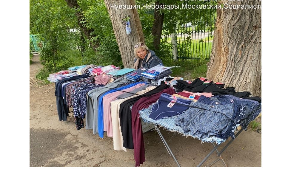 На чебоксарских улицах незаконно продавали постельное белье 