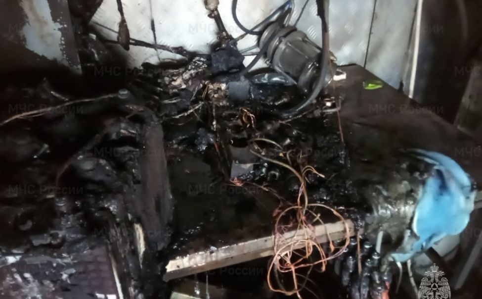 В Чебоксарах автомобильный аккумулятор стал причиной возгорания в гараже