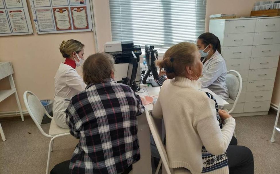 Бригада медиков провела прием в ФАПе Красноармейского округа