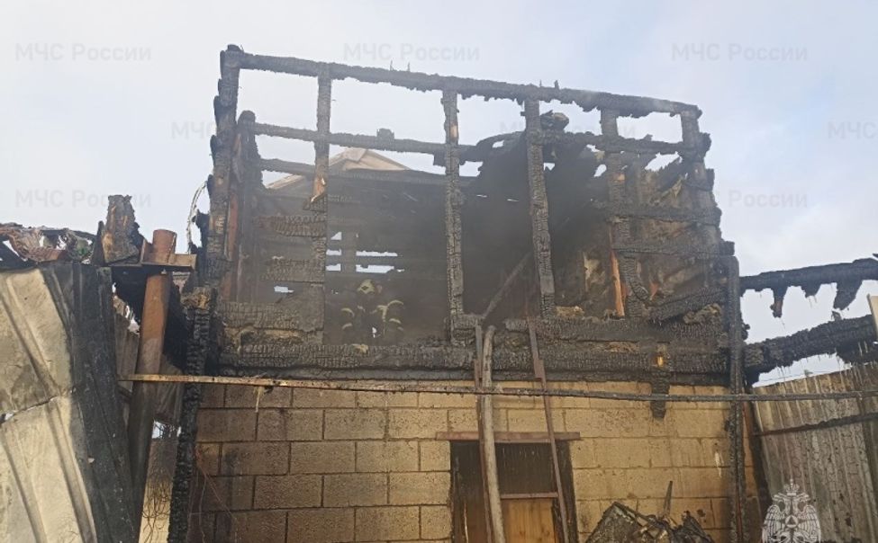 В Новочебоксарске сгорел 2-х этажный дачный дом