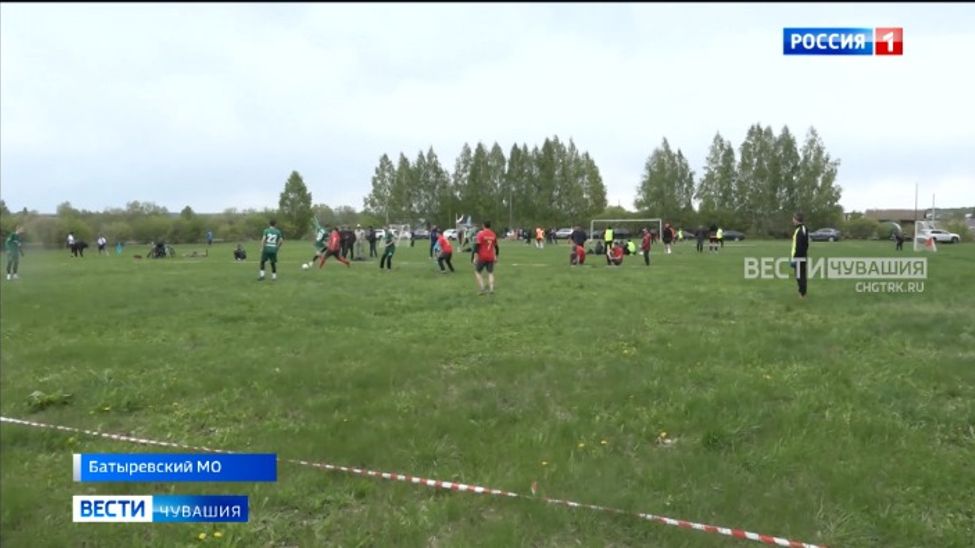 В Батыревском округе 7 любительских команд разыграли Кубок молодежи по мини-футболу