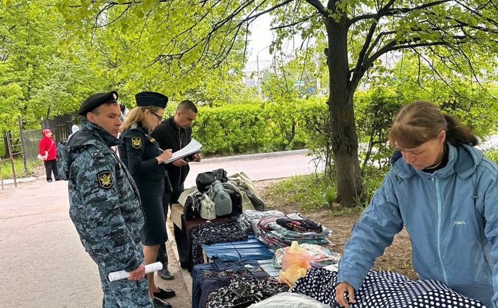 В Чебоксарах за многократную нелегальную торговлю конфискуют товар В Чебоксарах за многократную нелегальную торговлю конфискуют товар