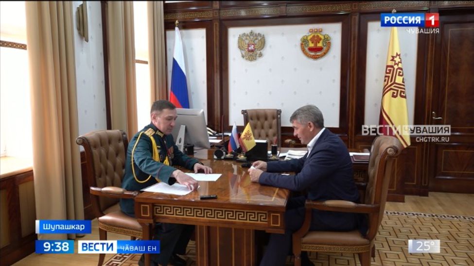 "Время СВОих" программӑпа килӗшӳллӗн Правительство Ҫуртӗнче "Наставник кунӗ" иртрӗ