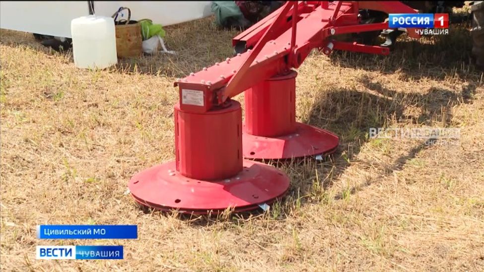 В рамках "Дня поля" в Чувашии представили навесное оборудование для тракторов
