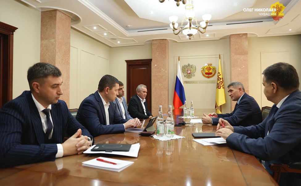 Олег Николаев провел встречу с представителями партий – кандидатами на пост Главы Чувашии