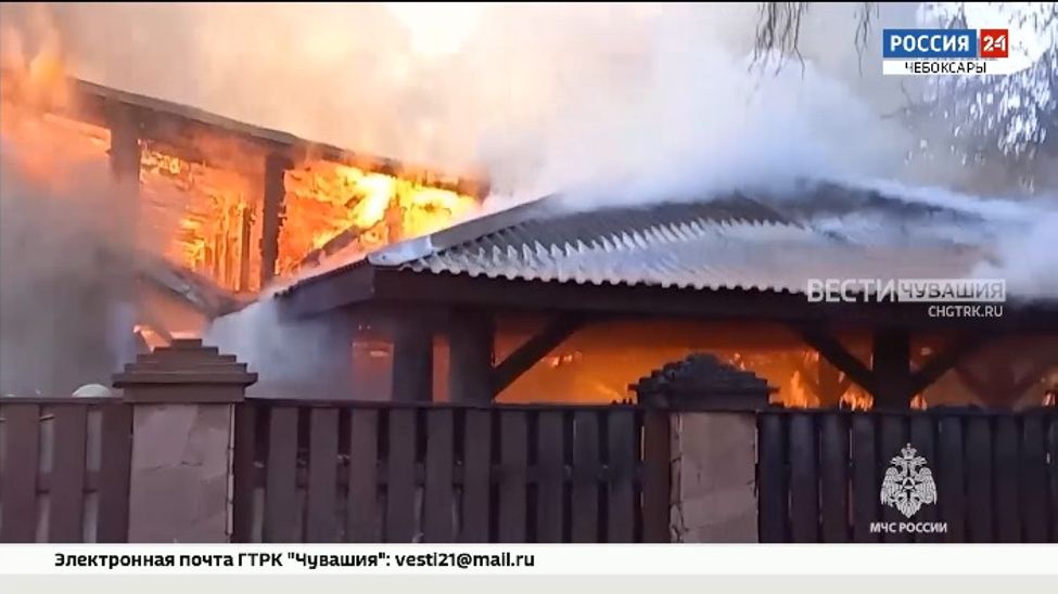 В Канаше при пожаре в кафе погибла женщина