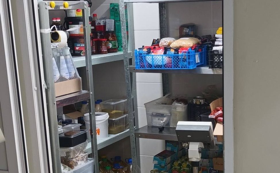 В новочебоксарском кафе обнаружили "левые" мясо и рыбу
