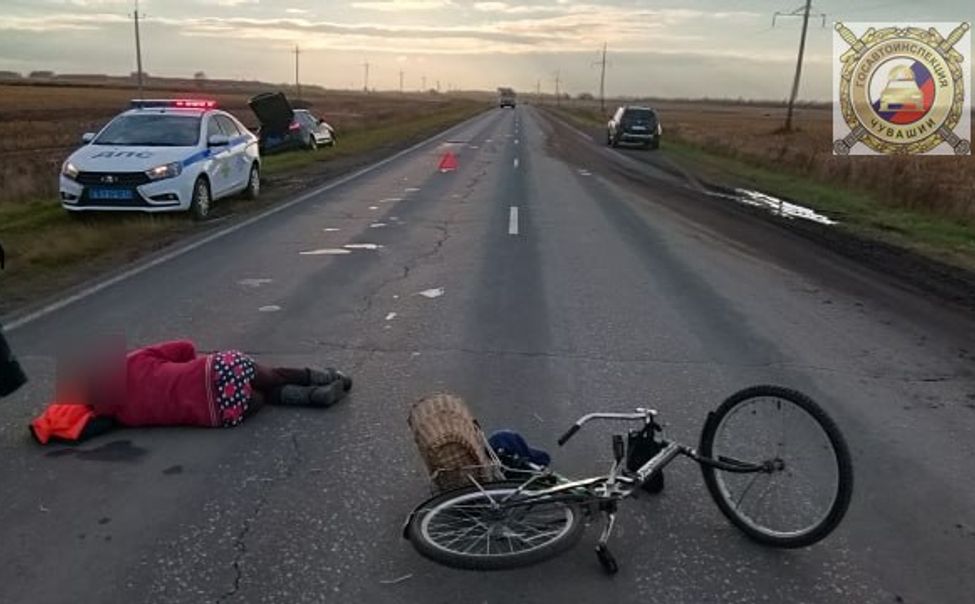 В Чебоксрском округе водитель "Гранты" ударом зеркала отправил велосипедистку в больницу