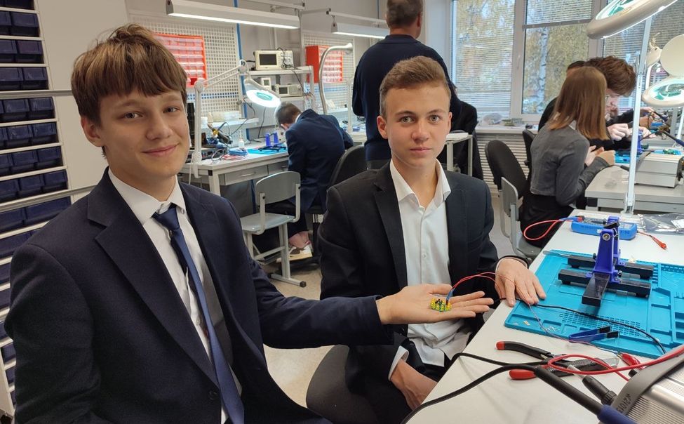 Школьникам Чувашии выдают "Билет в будущее"