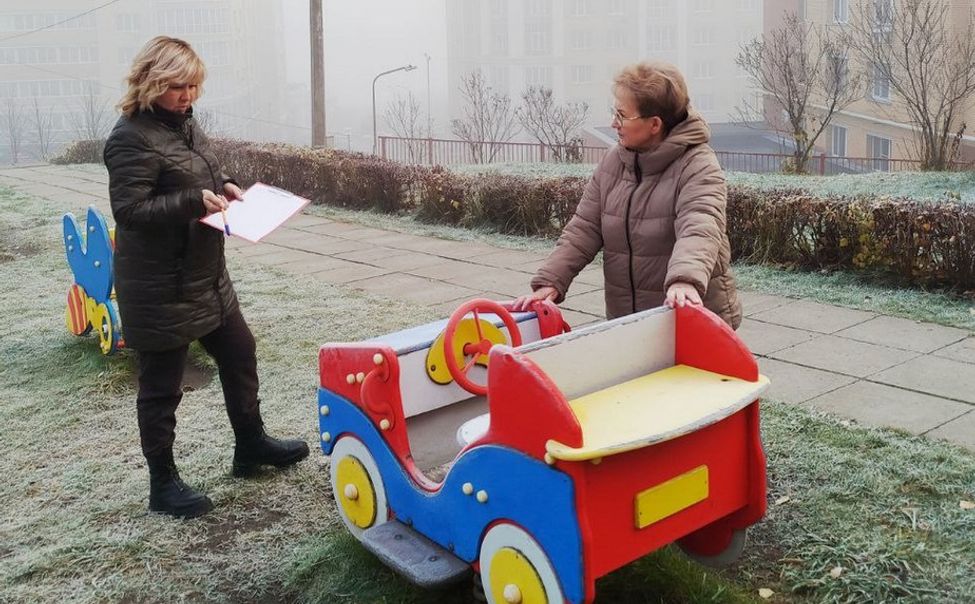 В Чебоксарах проверяют безопасность детских игровых площадок