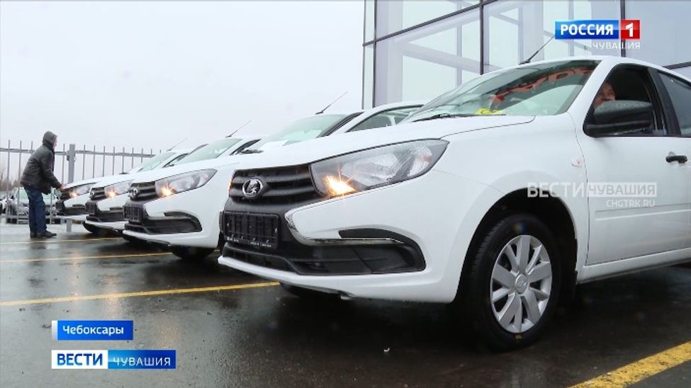 Соцфонд Чувашии распределил автомобили для пострадавших от производственных травм