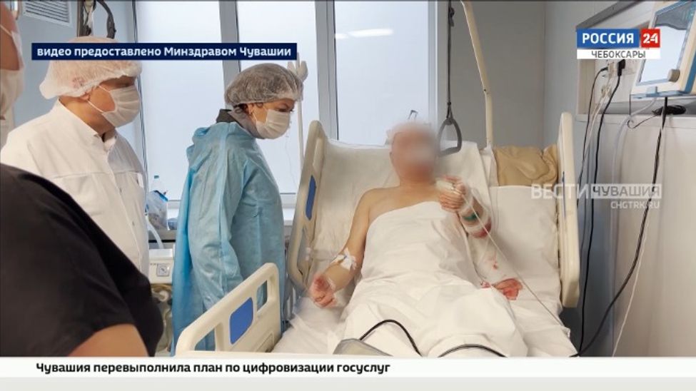 Министр здравоохранения Чувашии встретилась с пострадавшими от атаки БПЛА