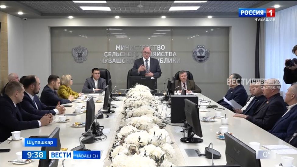 Ял хуҫалӑхри ҫитӗнӳсемпе кӑсӑклансах тӑраҫҫӗ