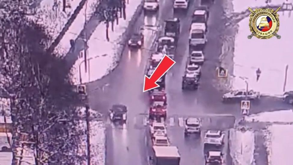 Пешеходы Чувашии уверены в своей неуязвимости, а водители не реагируют на "красный"