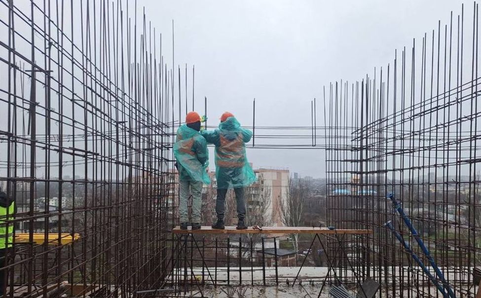 Строители из Чувашии продолжают восстанавливать жилые дома в Мариуполе