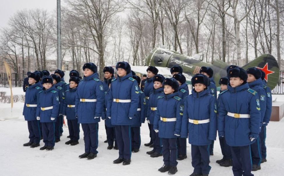 В Чувашском кадетском корпусе имени А.В. Кочетова установили полномасштабный макет самолета И-16