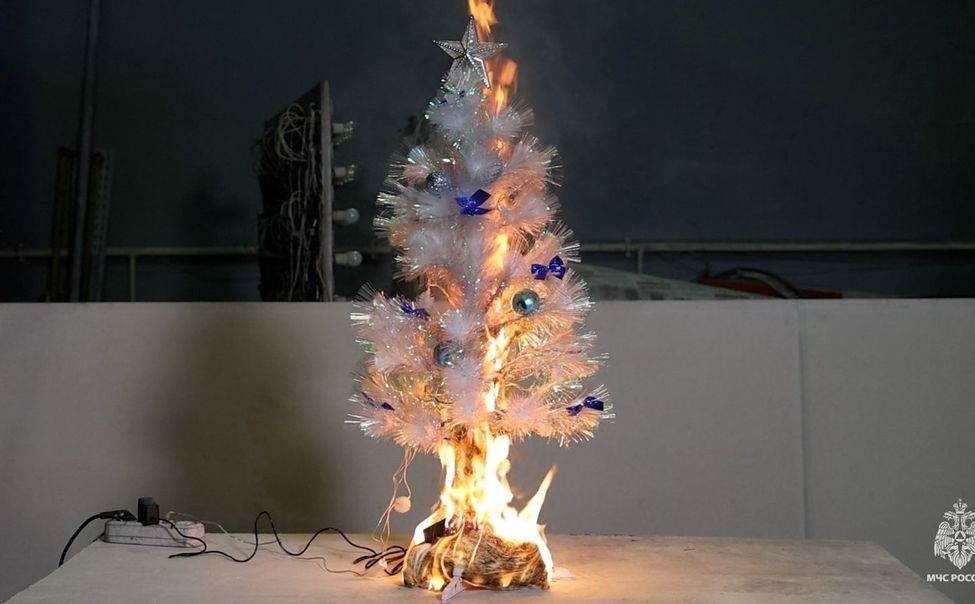 Жителям Чувашии напомнили о пожароопасности ёлочных гирлянд