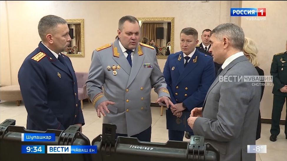 Раҫҫей следстви комитечӗн Чӑваш Енри следстви управленийӗнче ӗҫлекенсем професси уявне паллӑ турӗҫ