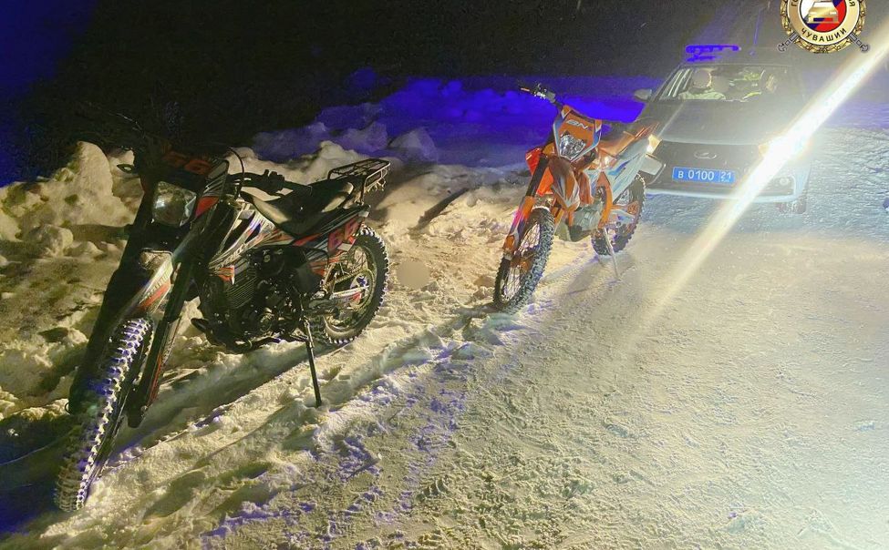 В Вурнарском округе сотрудники ГАИ задержали подростков на эндуро В Вурнарском округе сотрудники ГАИ задержали подростков на эндуро