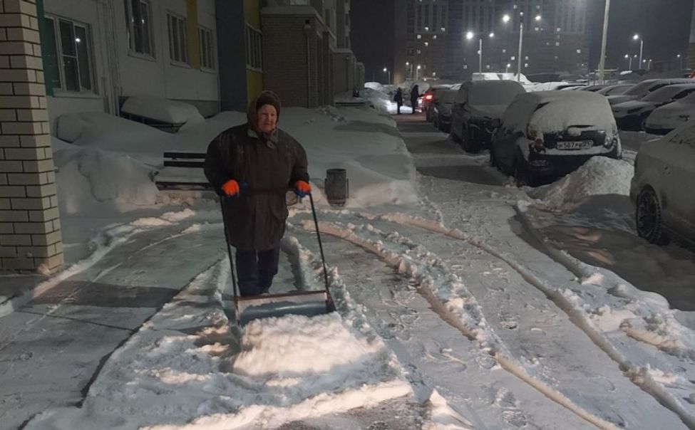 В чувашской столице сугробы разгребают круглосуточно