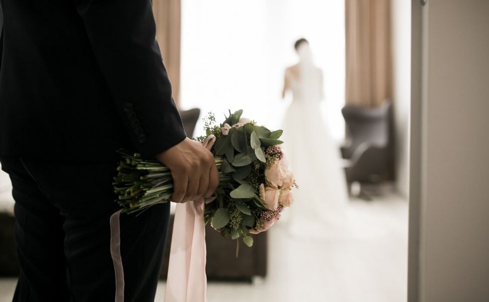 Почти треть заявлений в ЗАГС подают онлайн