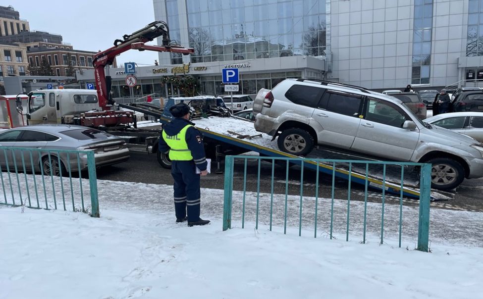 В Чебоксарах усилили работу по выявлению брошенного транспорта 