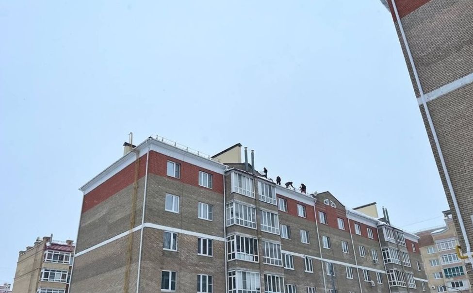 В Чебоксарах продолжают чистить улицы от снега