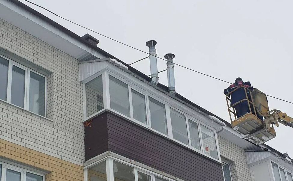 В с. Красные Четаи из-за схода снега с крыш пострадали три дома