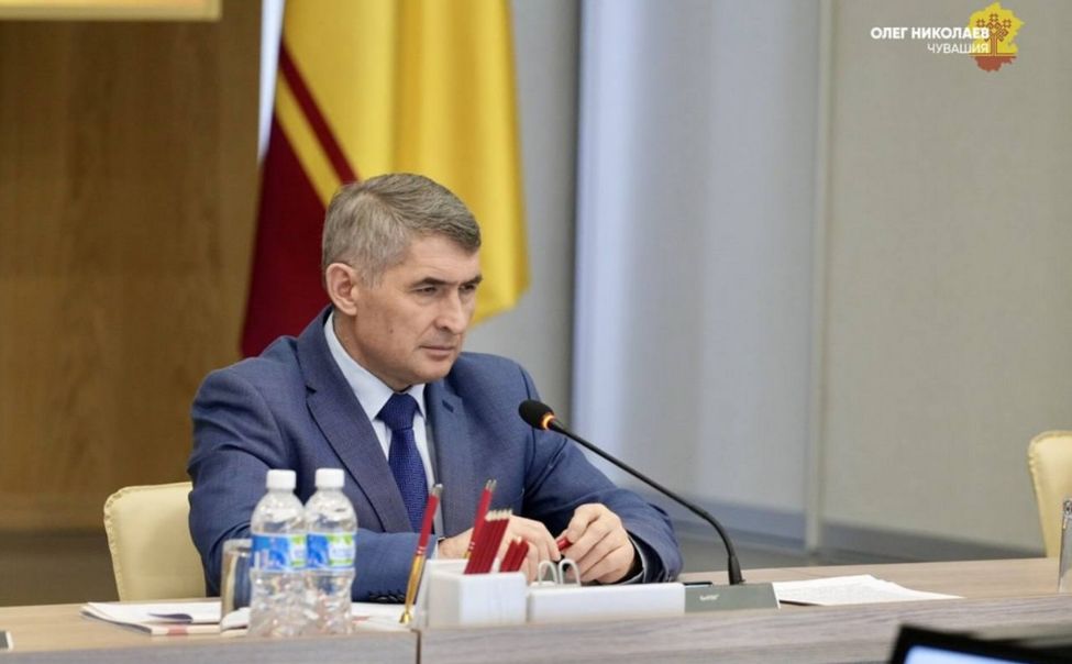 Глава Чувашии Олег Николаев поздравил женщин с 8 марта